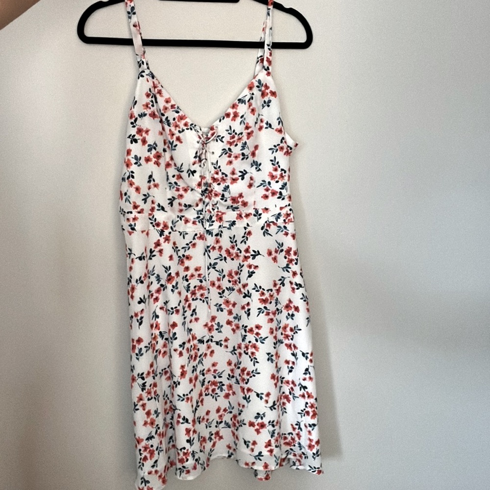 summer/spring dress. perfect for a date night or fancy occasion!